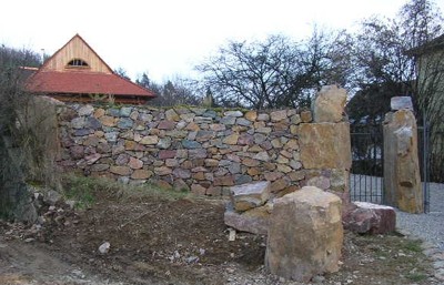 Přírodní kámen - suchá zídka