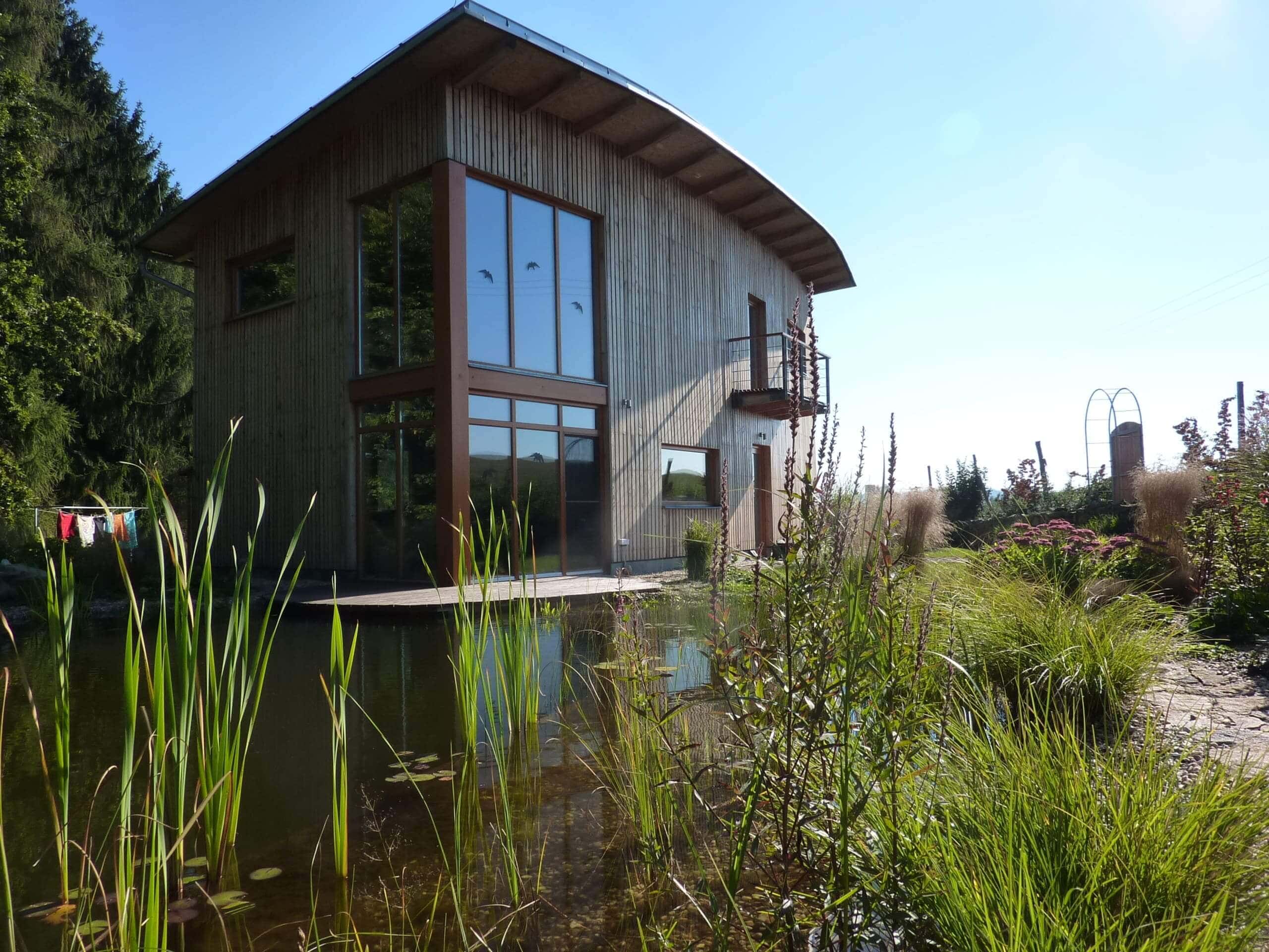 Přírodní koupací jezírko